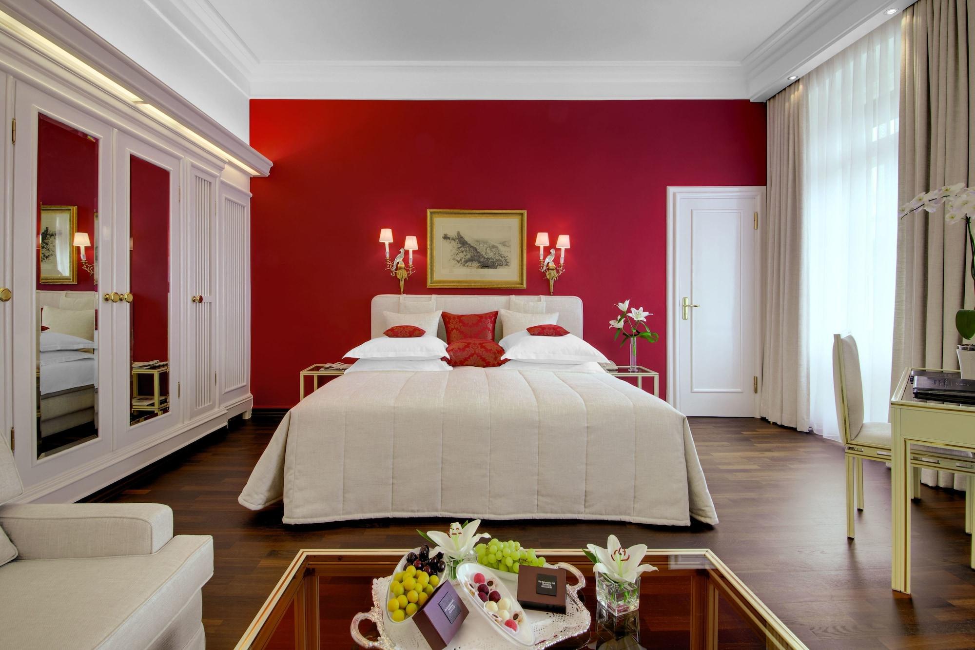 Hotel Europaeischer Hof Heidelberg, Bestes Hotel Deutschlands In Historischer Architektur Ngoại thất bức ảnh A room at the Hotel de la Paix
