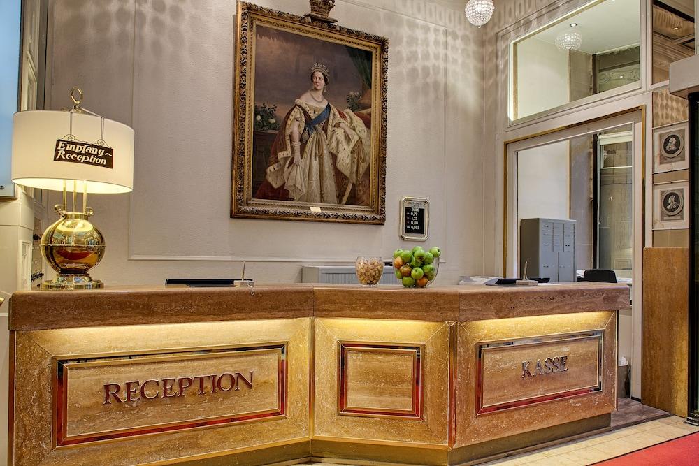 Hotel Europaeischer Hof Heidelberg, Bestes Hotel Deutschlands In Historischer Architektur Ngoại thất bức ảnh Reception desk at the hotel