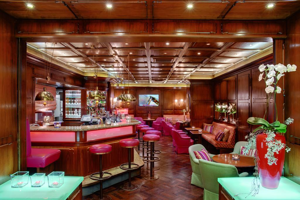 Hotel Europaeischer Hof Heidelberg, Bestes Hotel Deutschlands In Historischer Architektur Ngoại thất bức ảnh The interior of the bar